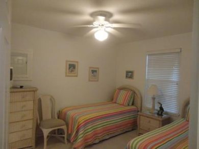 Guest Bedroom with Twin Beds